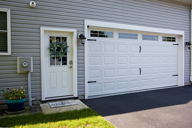 24/7 Emergency Garage Door Panel Replacement experts in Choctaw County County, MS
